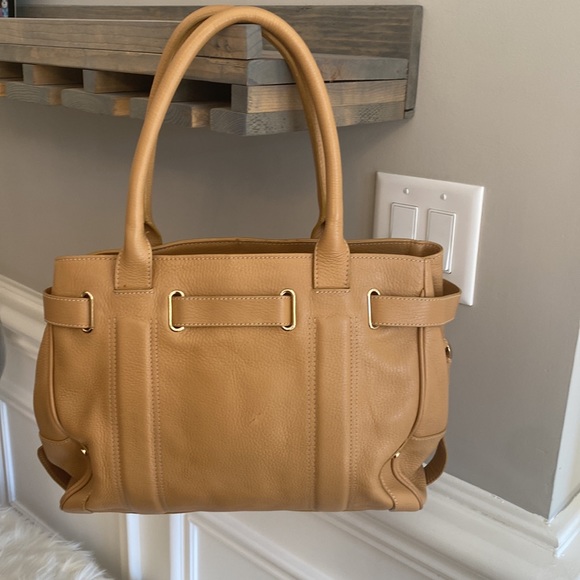 Charles David Beige Shoulder Bag Pre-0wned - Picture 4 of 13